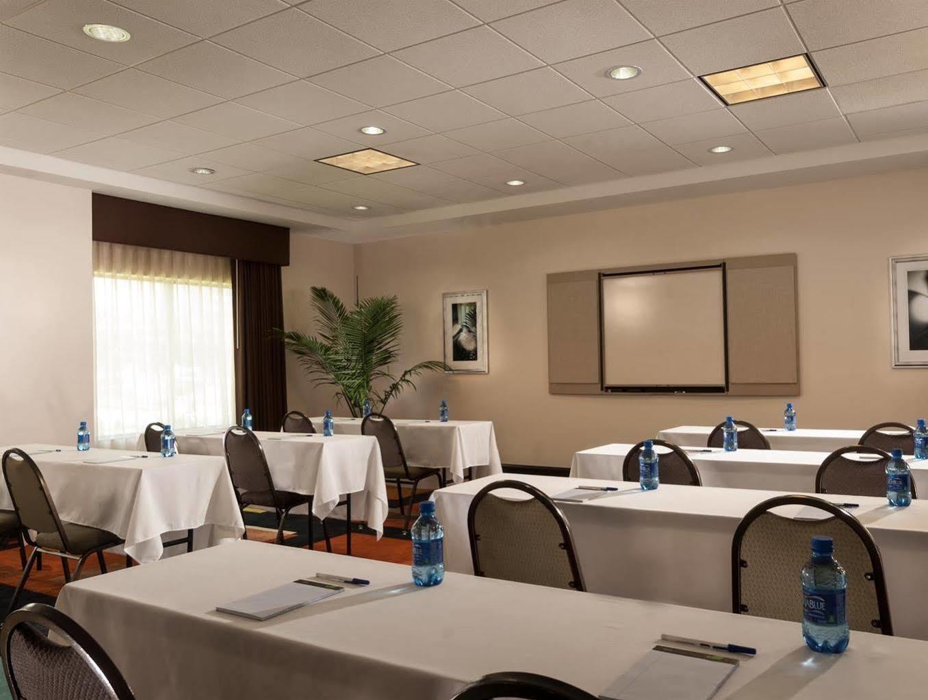 Spark By Hilton Houston Bush Intercontinental Airport Exterior photo